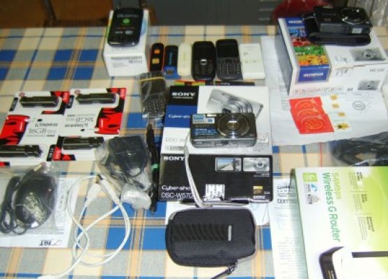 Prinşi când vindeau electronice marinarilor de pe o navă franceză
